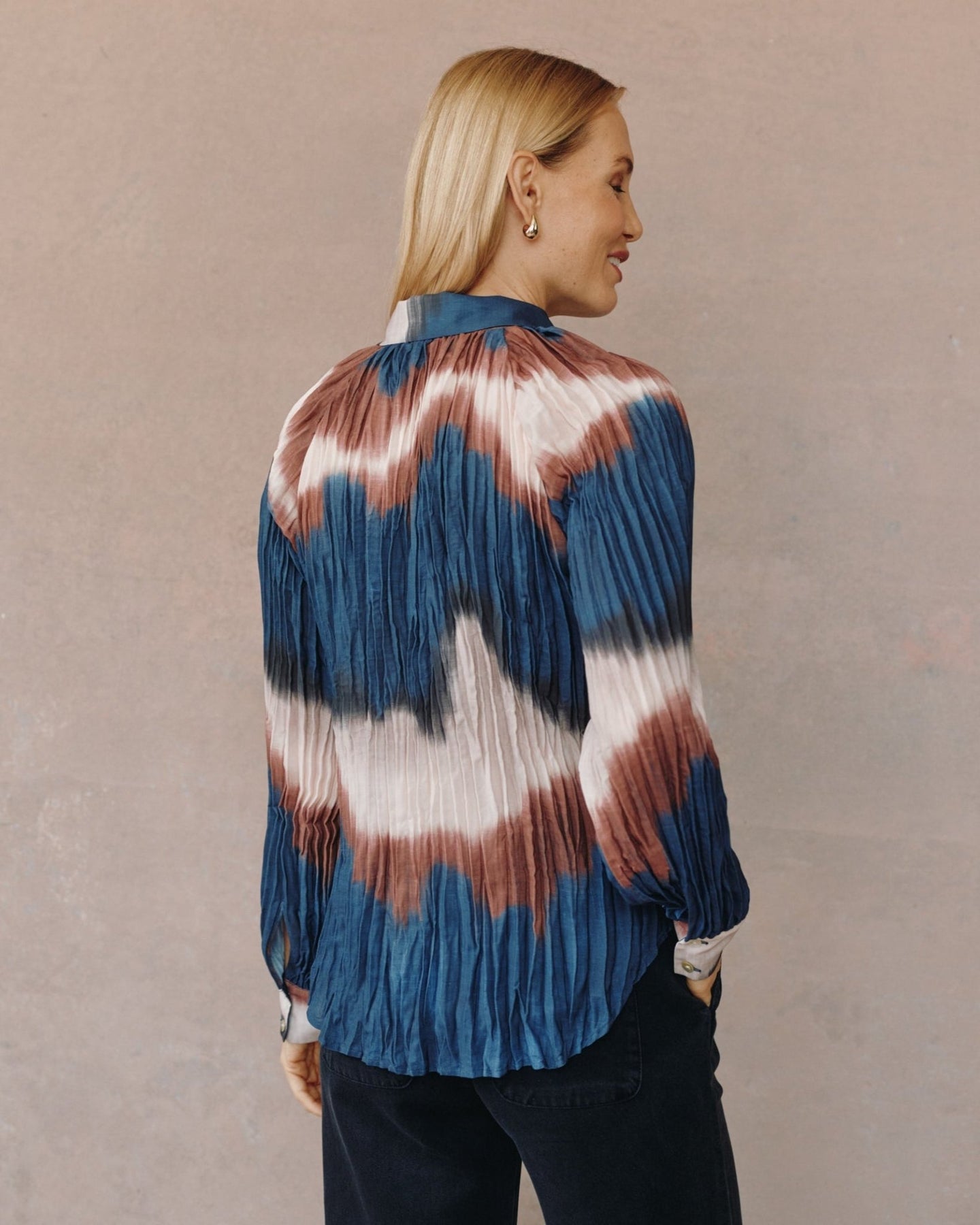 Bella DahlPleated Raglan Sleeve Shirt - Midnight Tides PrintTops