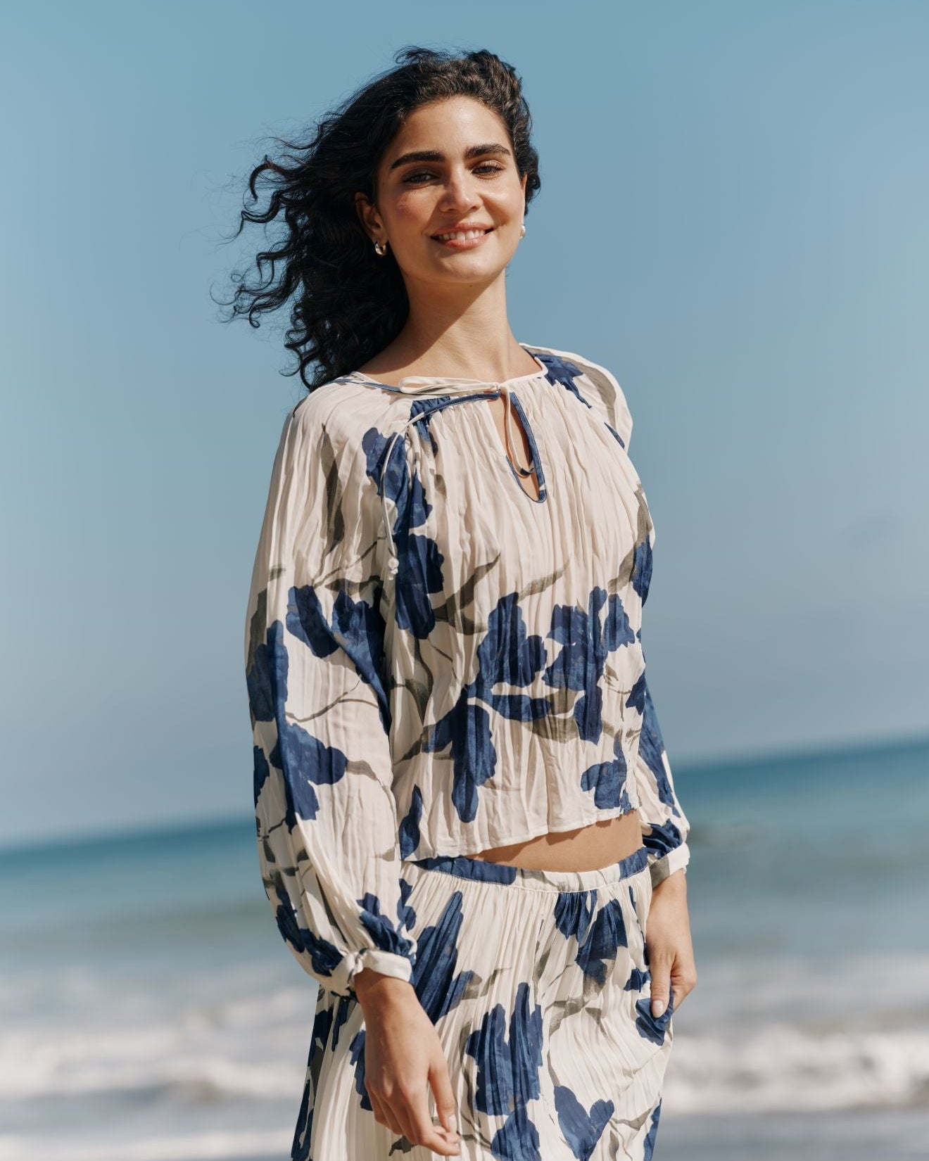 Bella DahlPleated Tie Front Top - Indigo Iris PrintTops