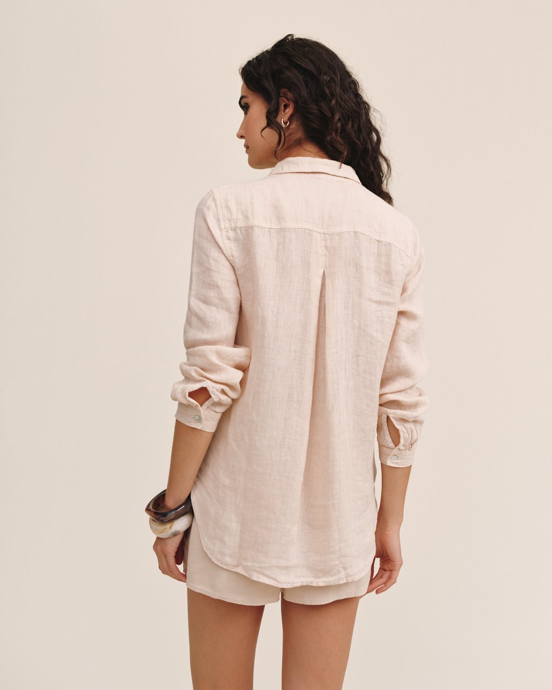 Bella DahlPocket Button Down - Linen SandTops