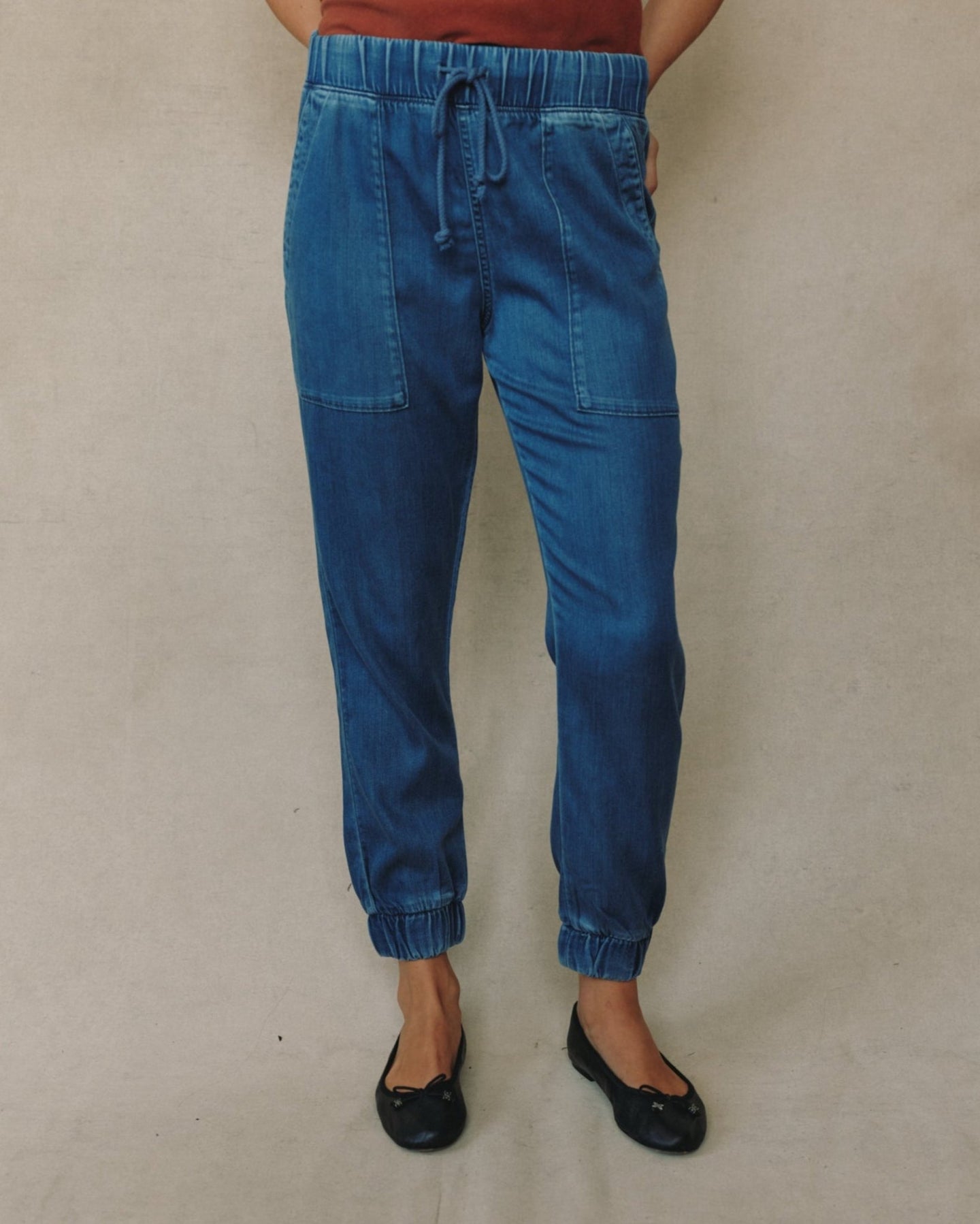 Bella DahlPocket Jogger - Indigo Spray WashJoggers