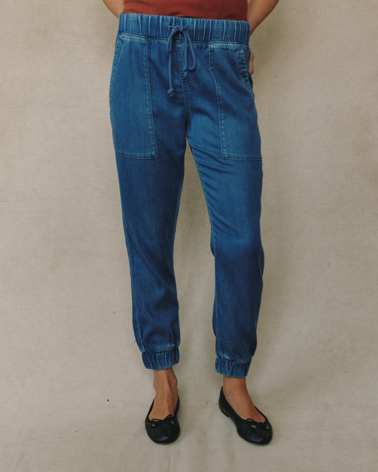 Bella Dahl Pocket Jogger - Indigo Spray Wash View 2