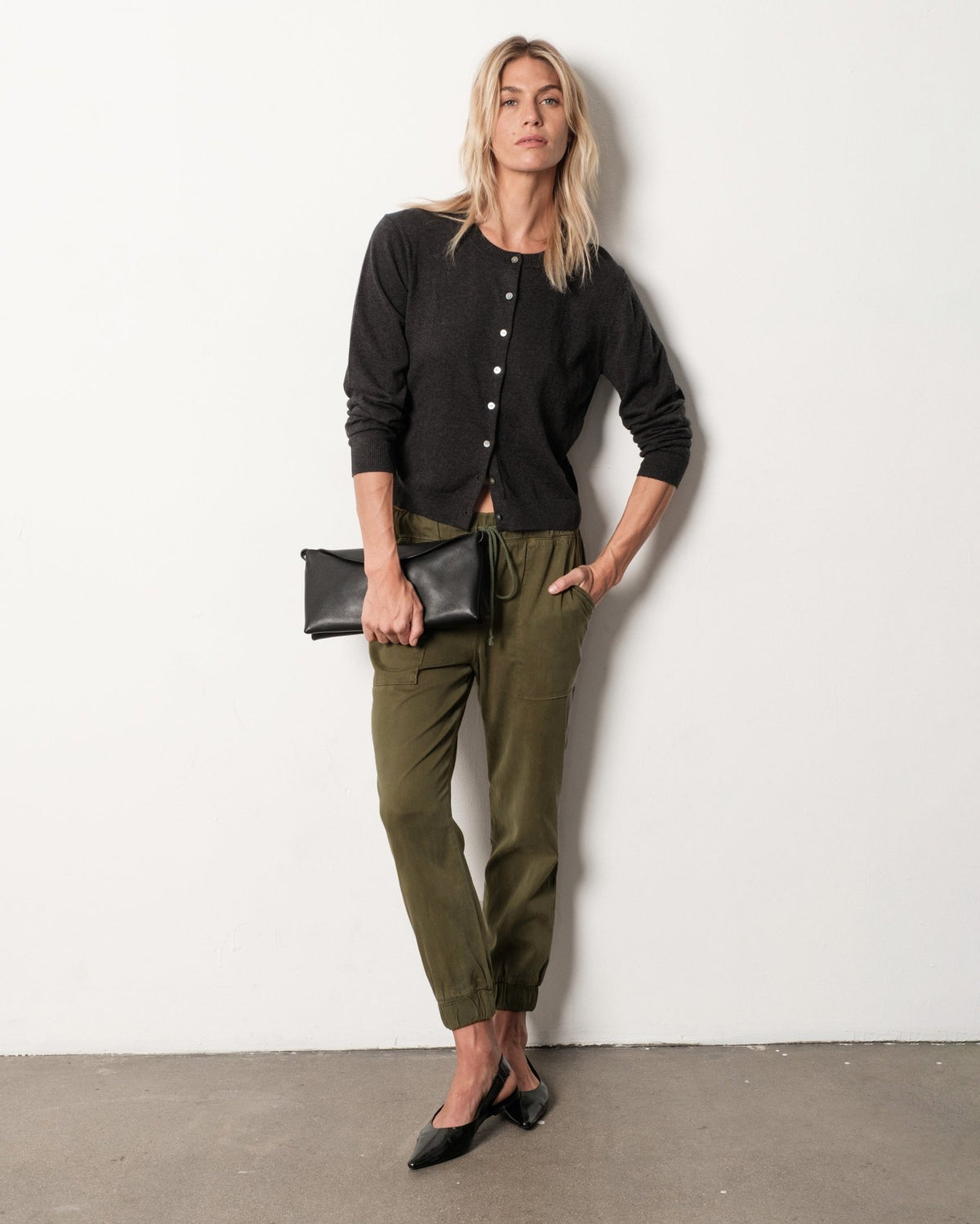 Bella DahlPocket Jogger - Olive NightJoggers