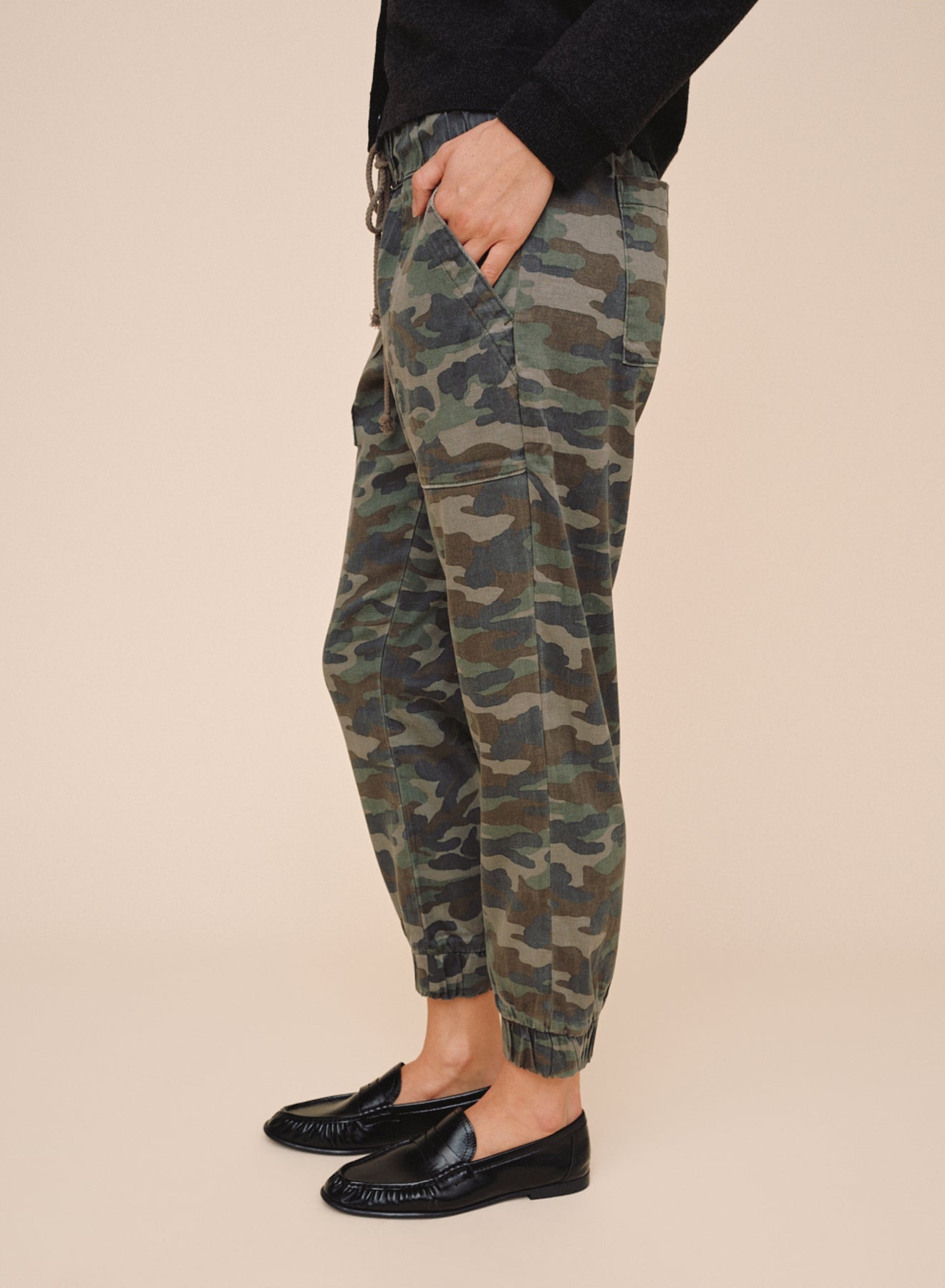 Bella DahlPocket Jogger - Vintage CamouflageJoggers