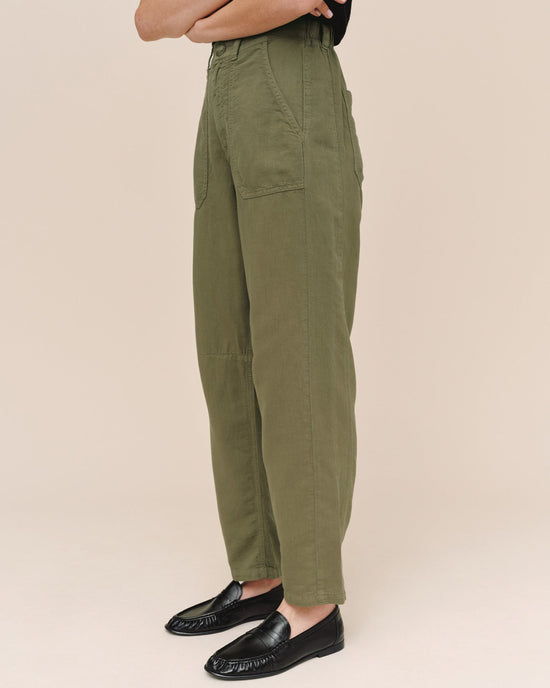 Bella Dahl Porkchop Darted Knee Pant - Olive Green View 2