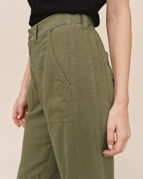 Opens /collections/bottoms