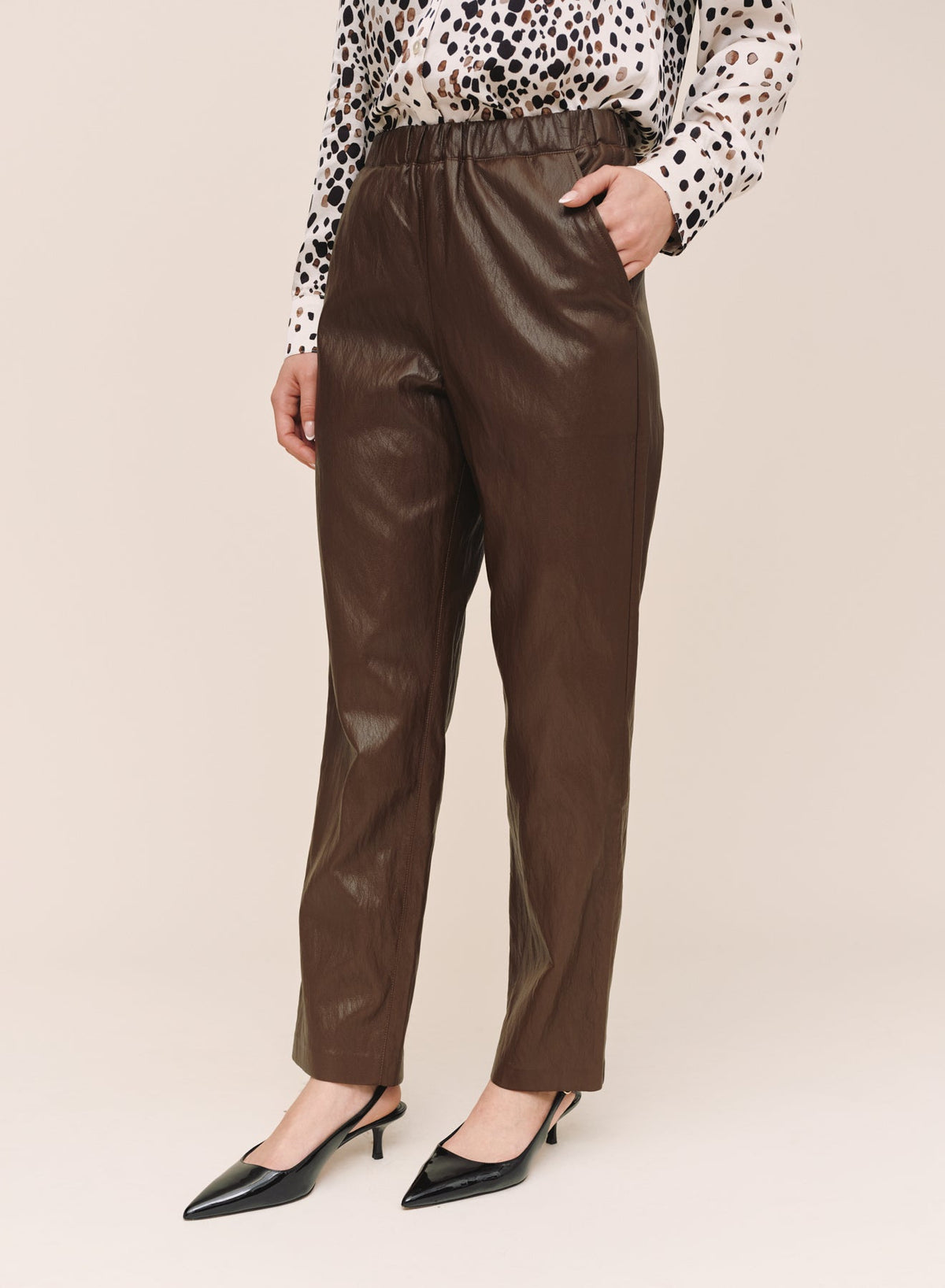Bella DahlPull On Elastic Waist Trouser - CappuccinoPants