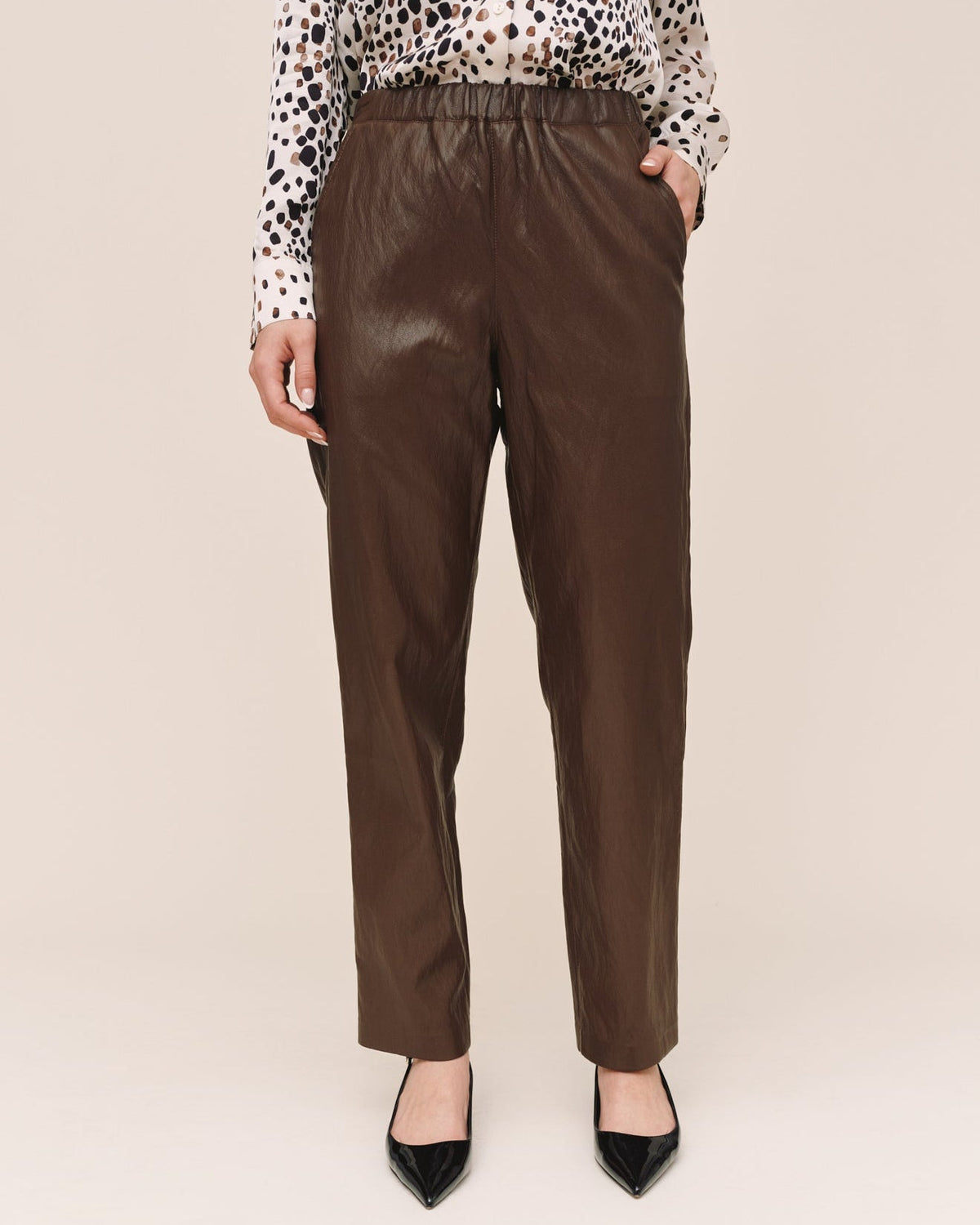 Bella DahlPull On Elastic Waist Trouser - CappuccinoPants