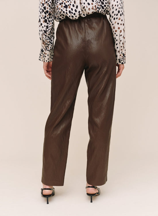 Bella Dahl Pull On Elastic Waist Trouser - Cappuccino View 2