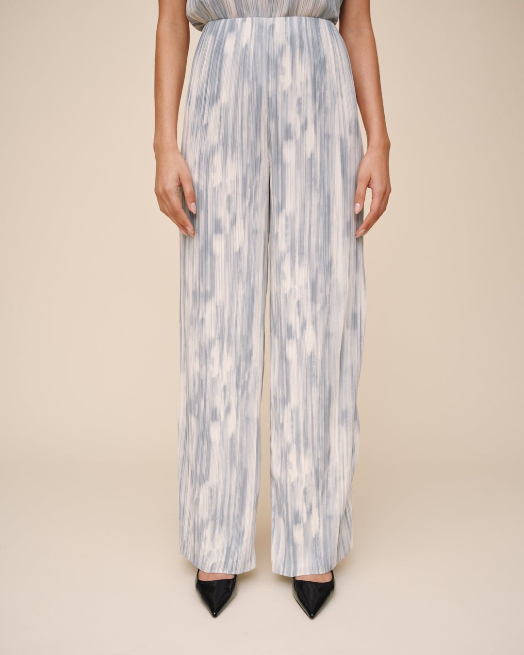 Bella DahlPull On Pleated Pant - Painted SnowfallPants