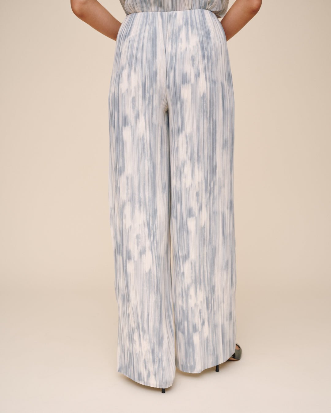 Bella DahlPull On Pleated Pant - Painted SnowfallPants