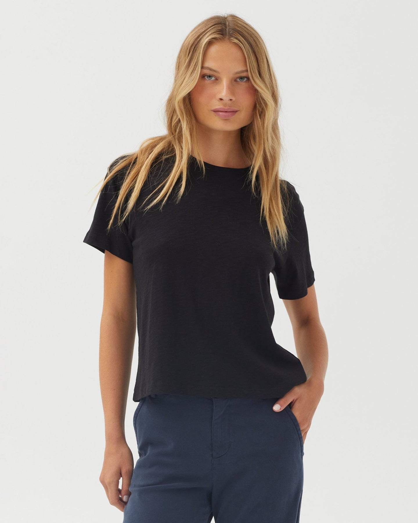 Bella DahlRelaxed Crew Neck Tee - BlackTops