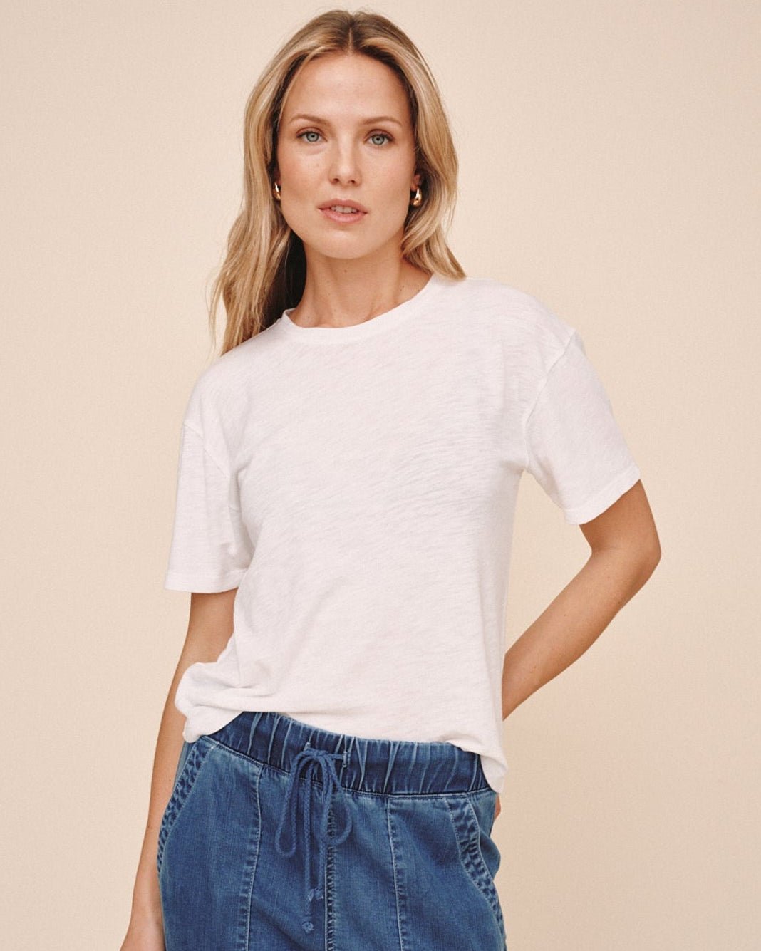 Bella DahlRelaxed Crew Neck Tee - WhiteTops