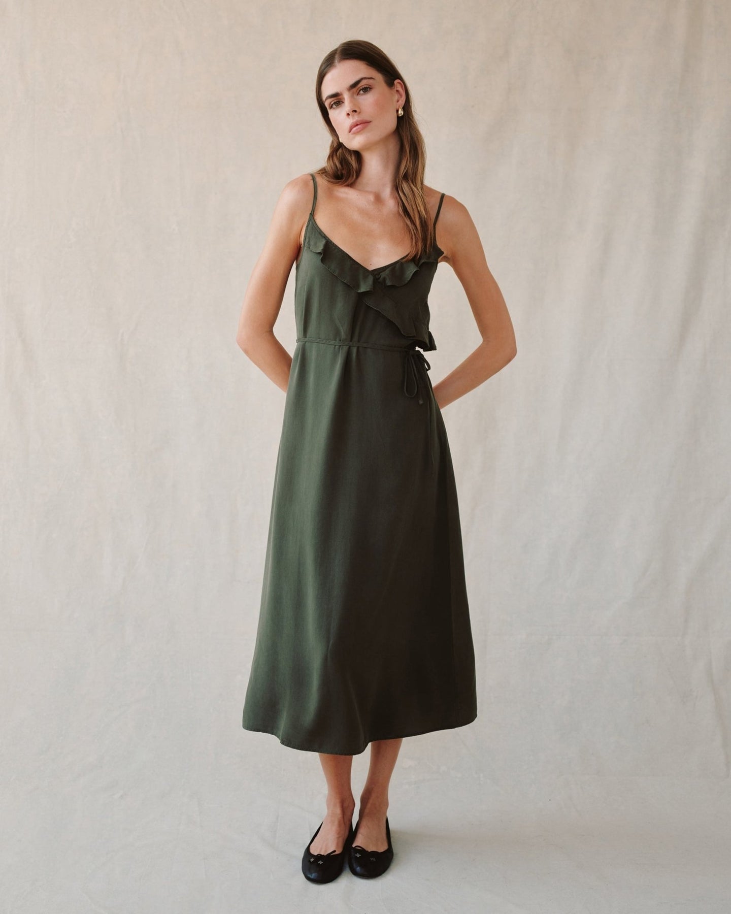 Bella DahlRuffle Cami Midi Dress - Forest ArmyDresses