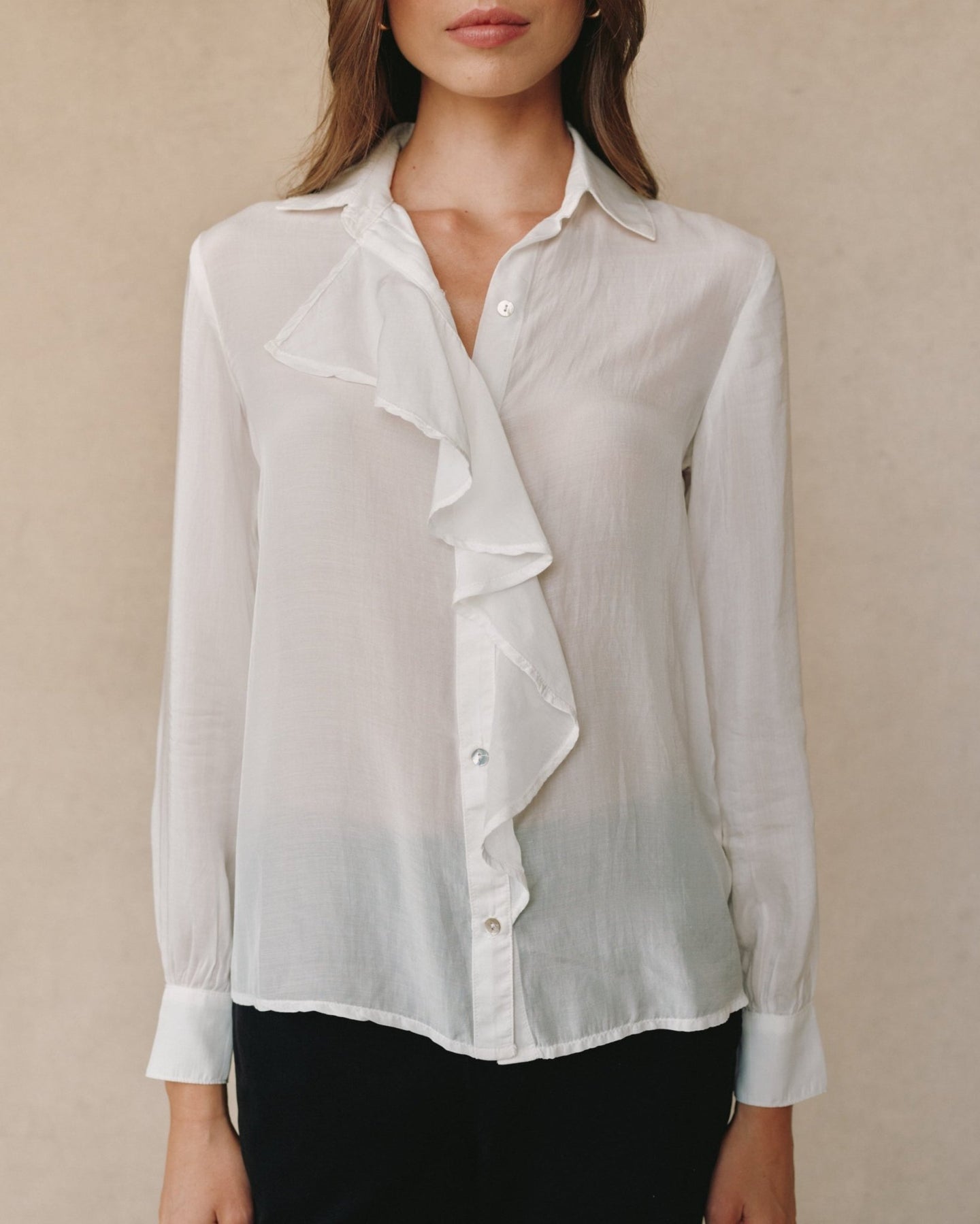 Bella DahlRuffle Front Shirt - Sheer IvoryTops