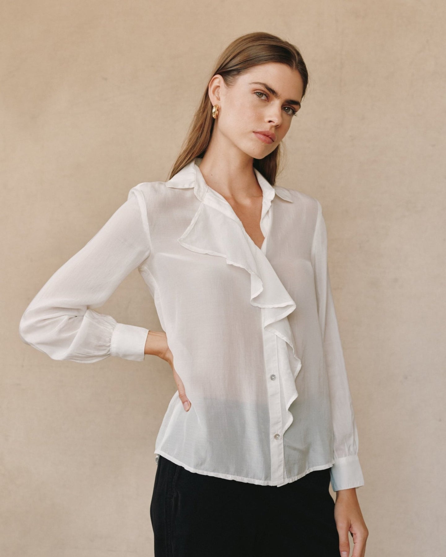 Bella DahlRuffle Front Shirt - Sheer IvoryTops