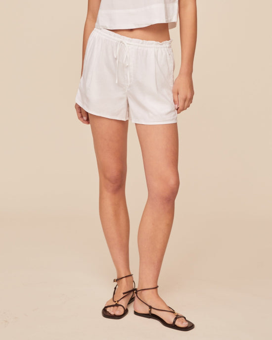 Bella Dahl Ruffle Waist Short - White
