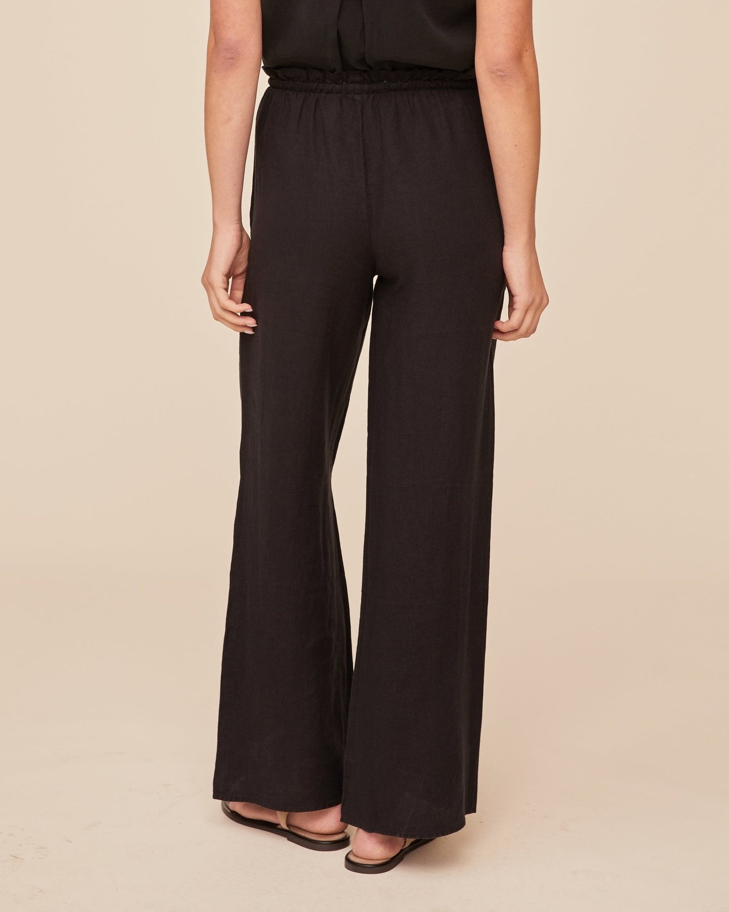 Bella DahlRuffle Waist Wide Leg Pant - BlackPants
