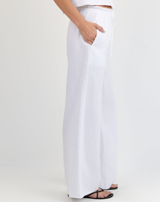 Bella Dahl Ruffle Waist Wide Leg Pant - White View 2