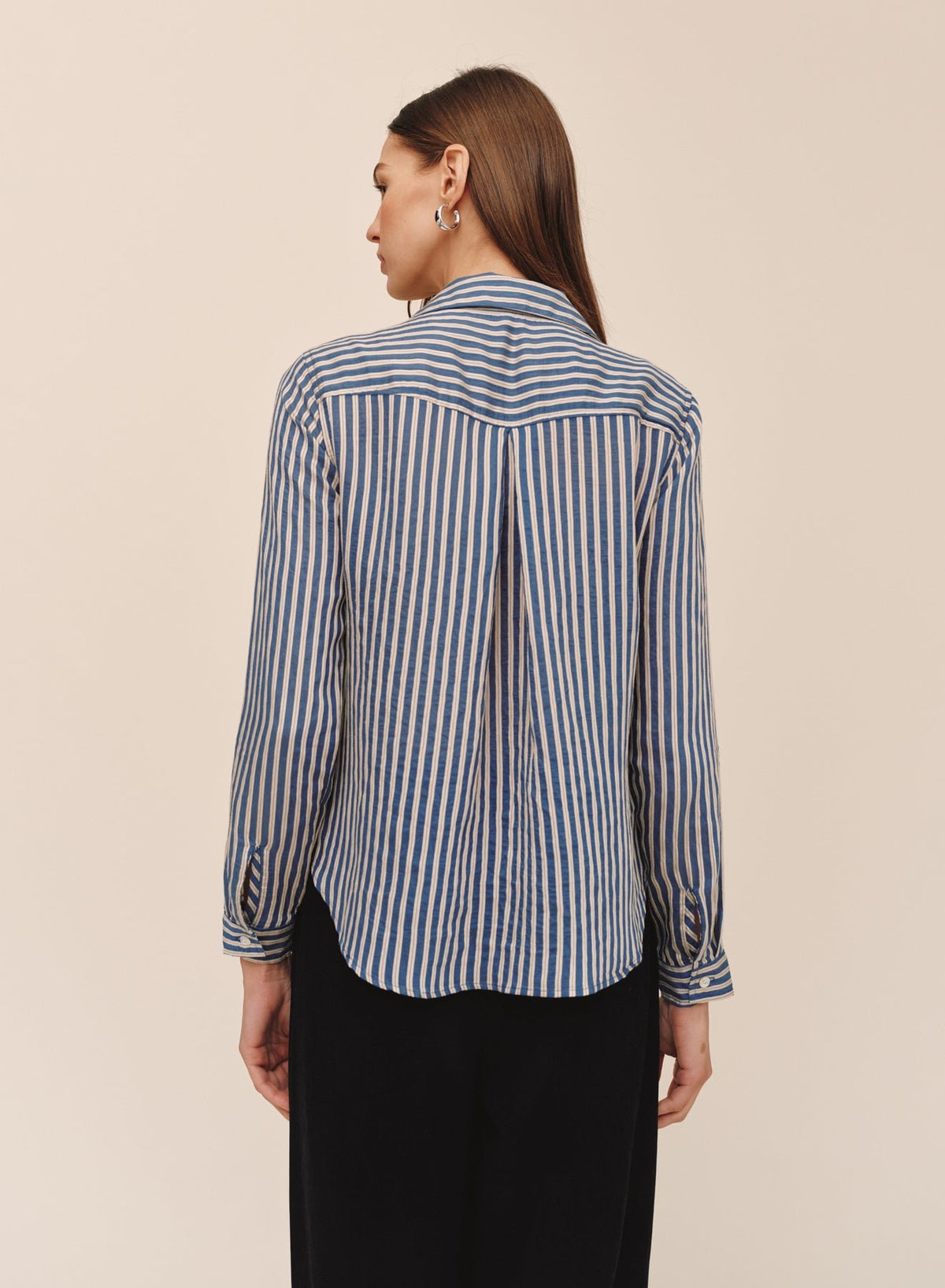Bella DahlSeamed Button Down Shirt - Vintage Navy StripeTops