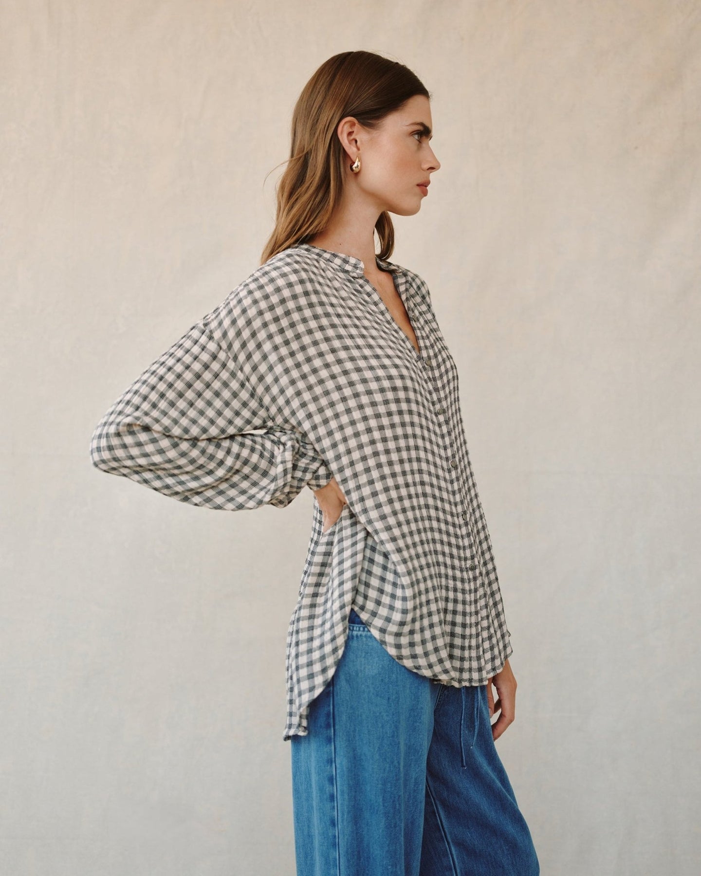 Bella DahlShirred Mandarin Collar Shirt - Ivory Check PlaidTops