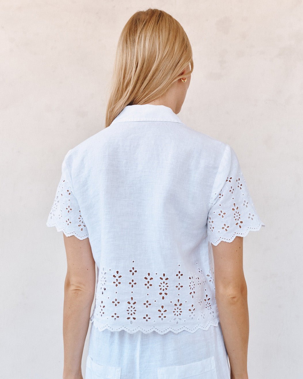 Bella DahlShort Sleeve Embroidered Button Down - WhiteTops