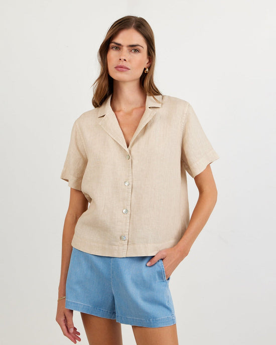 Bella Dahl Short Sleeve Flowy Button Down - Linen Sand