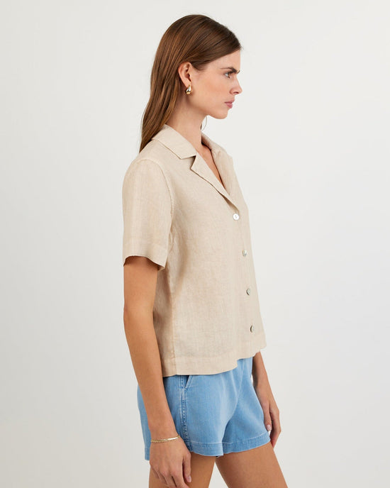 Bella Dahl Short Sleeve Flowy Button Down - Linen Sand View 2