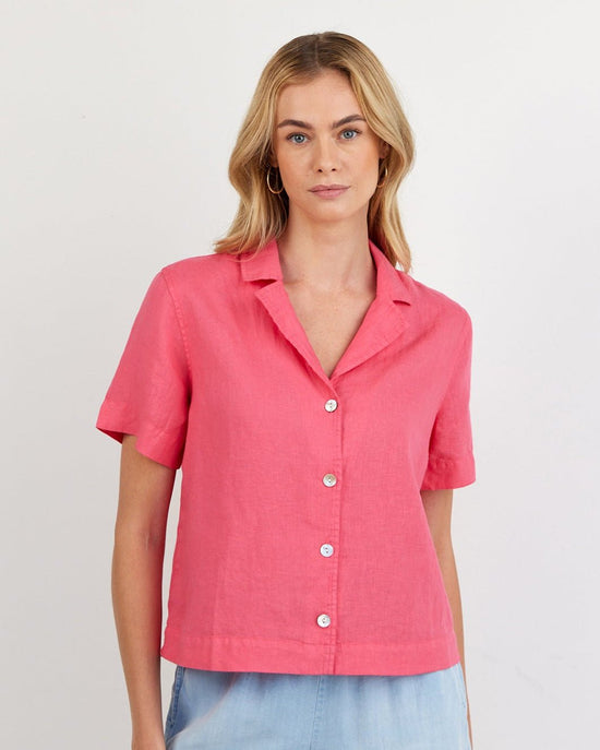 Bella Dahl Short Sleeve Flowy Button Down - Spiced Hibiscus