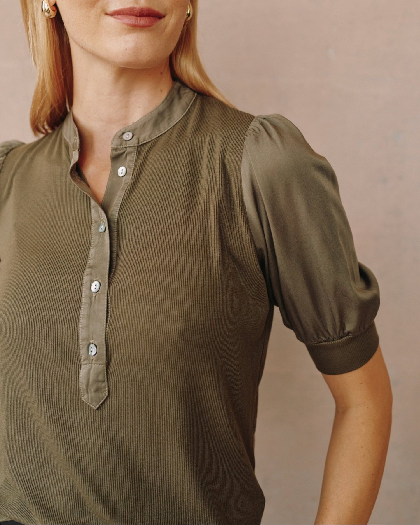 Bella DahlShort Sleeve Placket Mixed Shirt - Ivy GreenTops