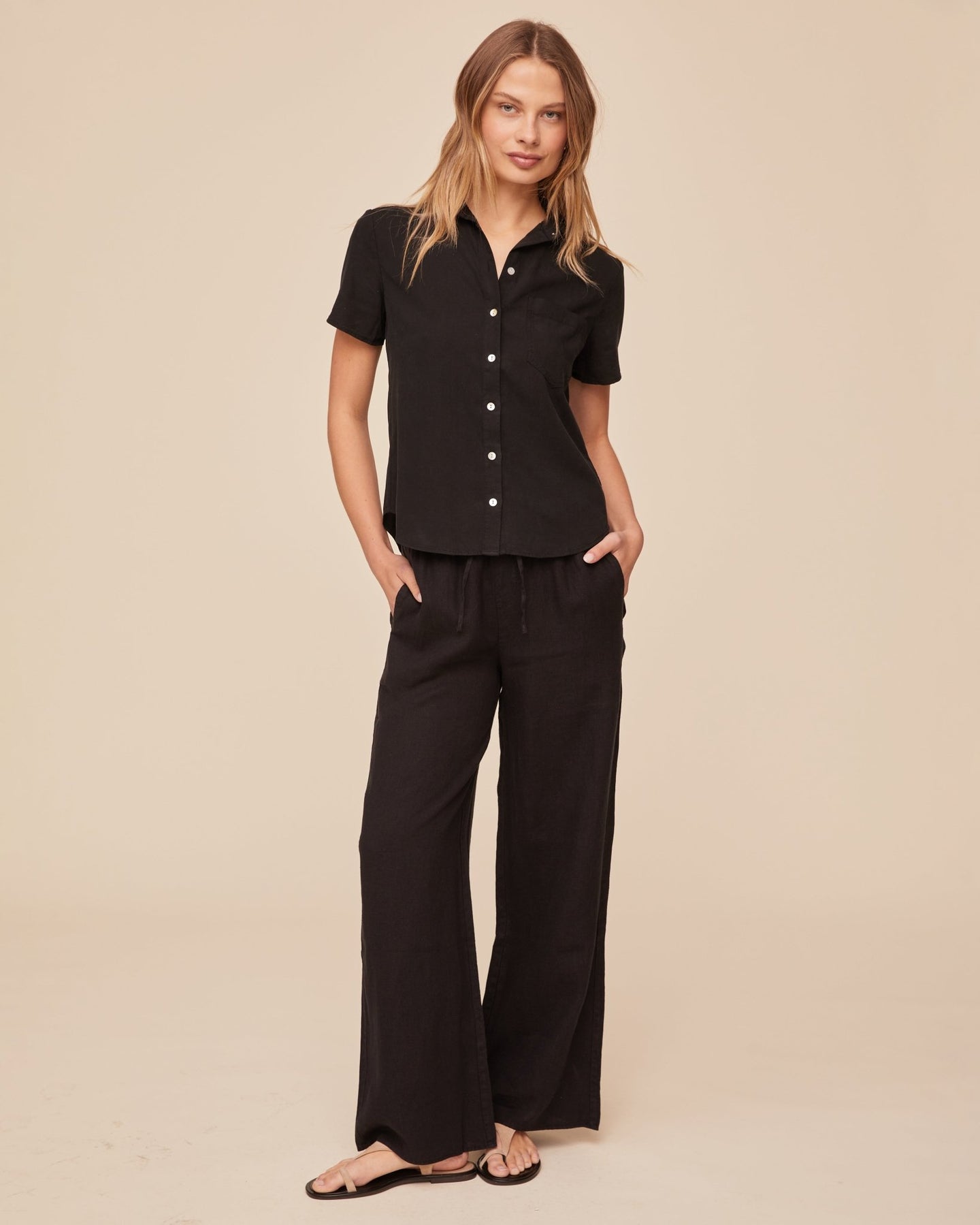 Bella DahlShort Sleeve Pocket Button Down - Vintage BlackTops