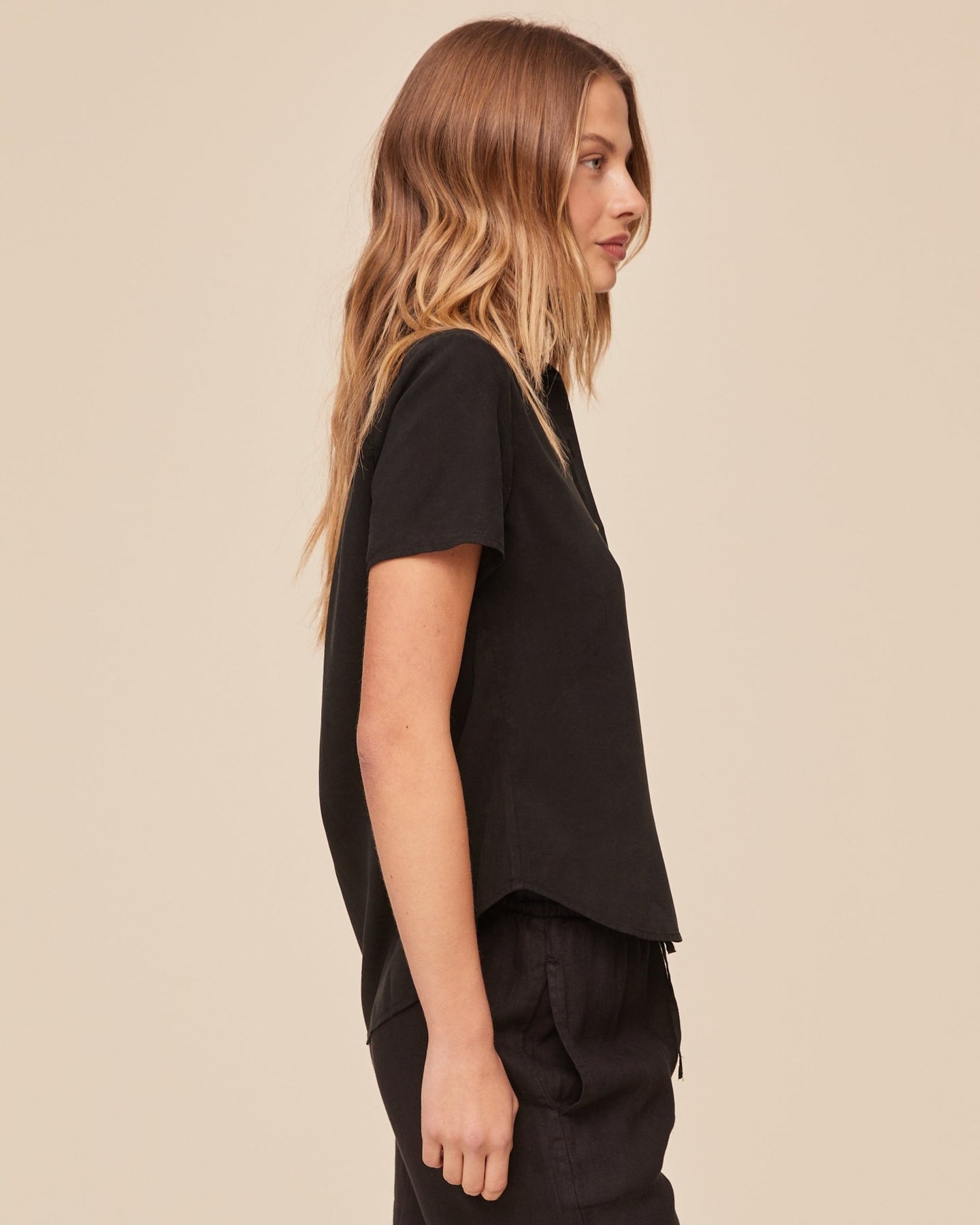 Bella DahlShort Sleeve Pocket Button Down - Vintage BlackTops