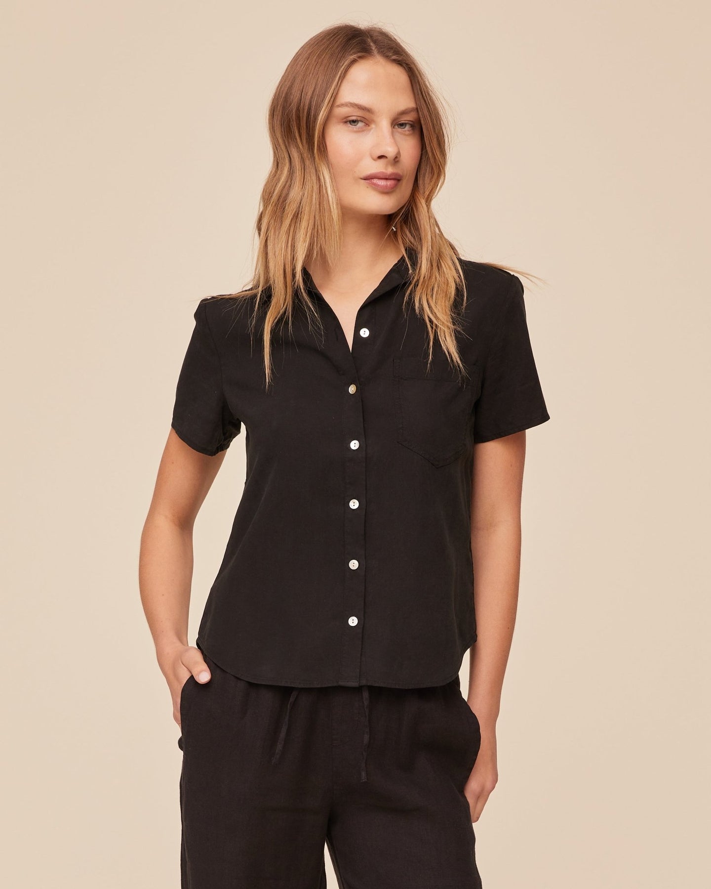 Bella DahlShort Sleeve Pocket Button Down - Vintage BlackTops