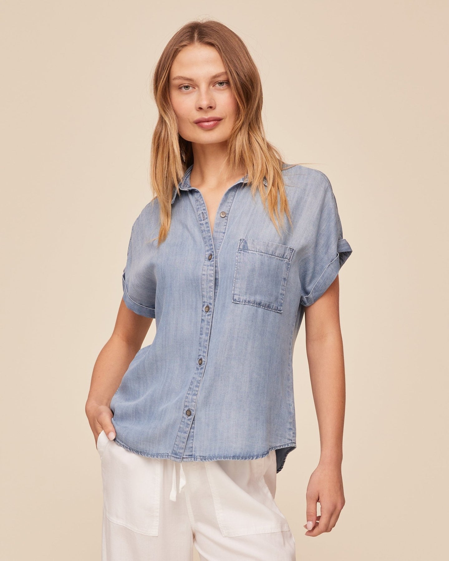 Bella DahlShort Sleeve Pocket Button Down - Worn Blue WashTops