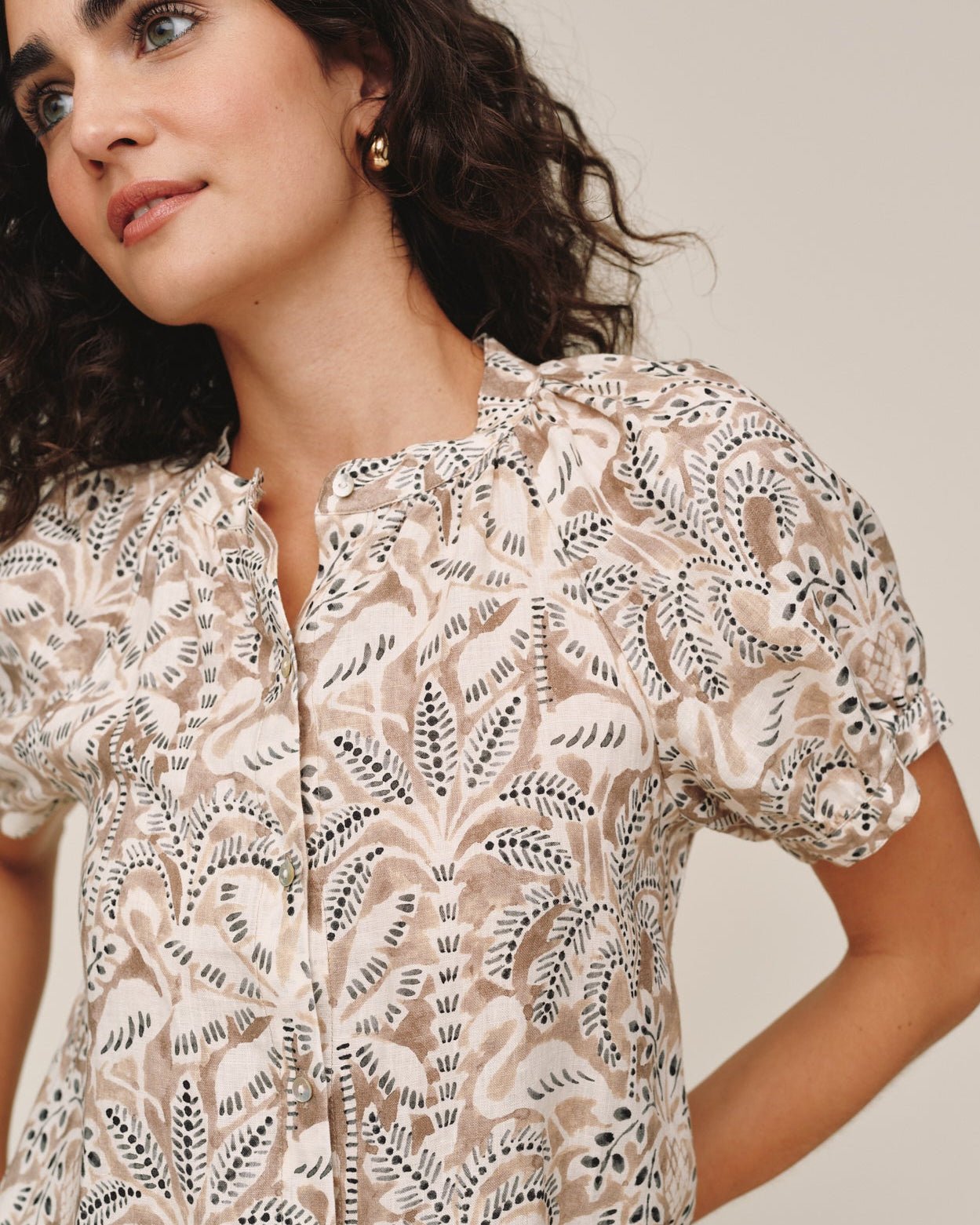 Bella DahlShort Sleeve Raglan Shirt - Tropical Palm PrintTops