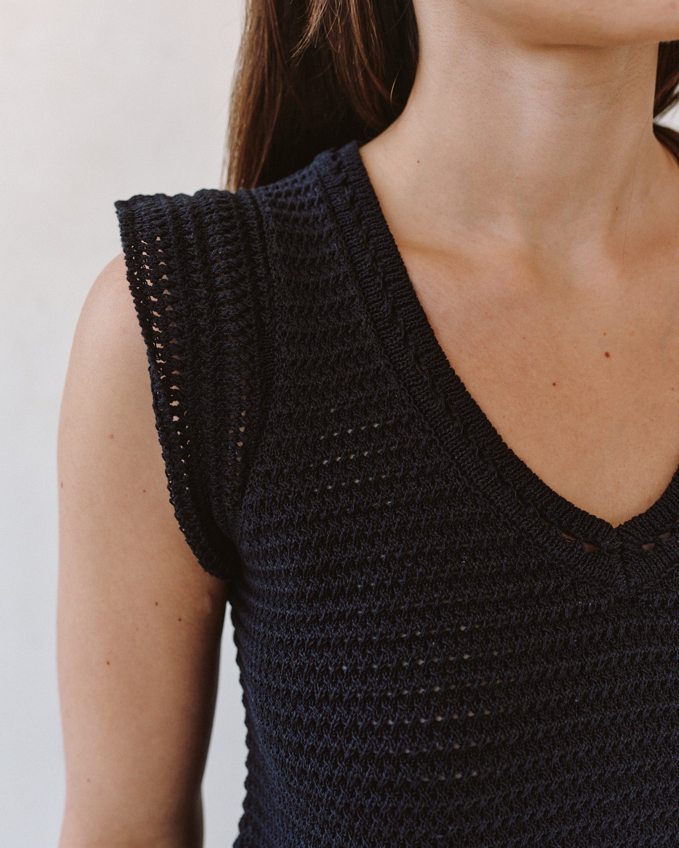 Short Sleeve V-Neck Crochet Top - Black – Bella Dahl