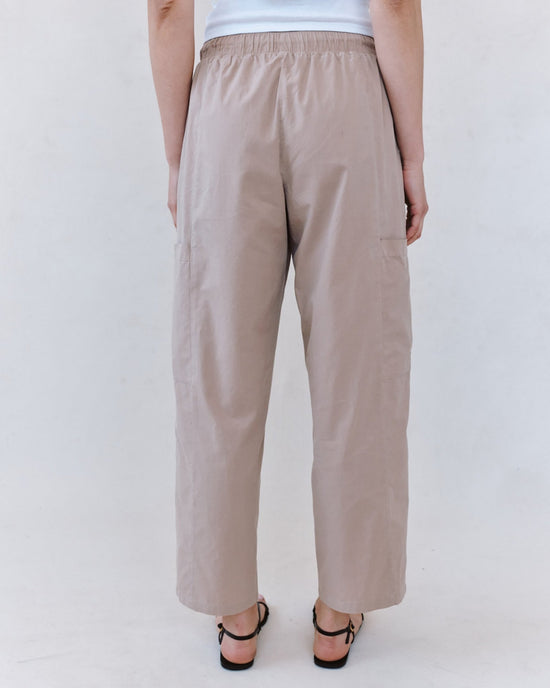 Bella Dahl Side Pocket Seamed Pant - Soft Dune View 2