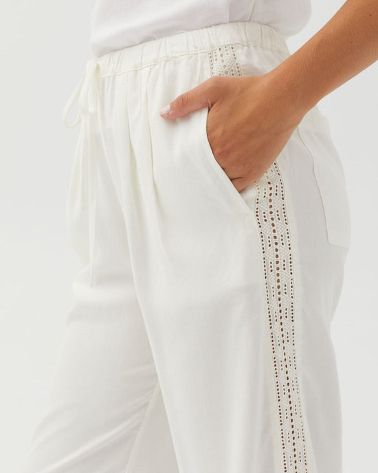 Bella Dahl Side Seam Trim Pant - Ivory View 2