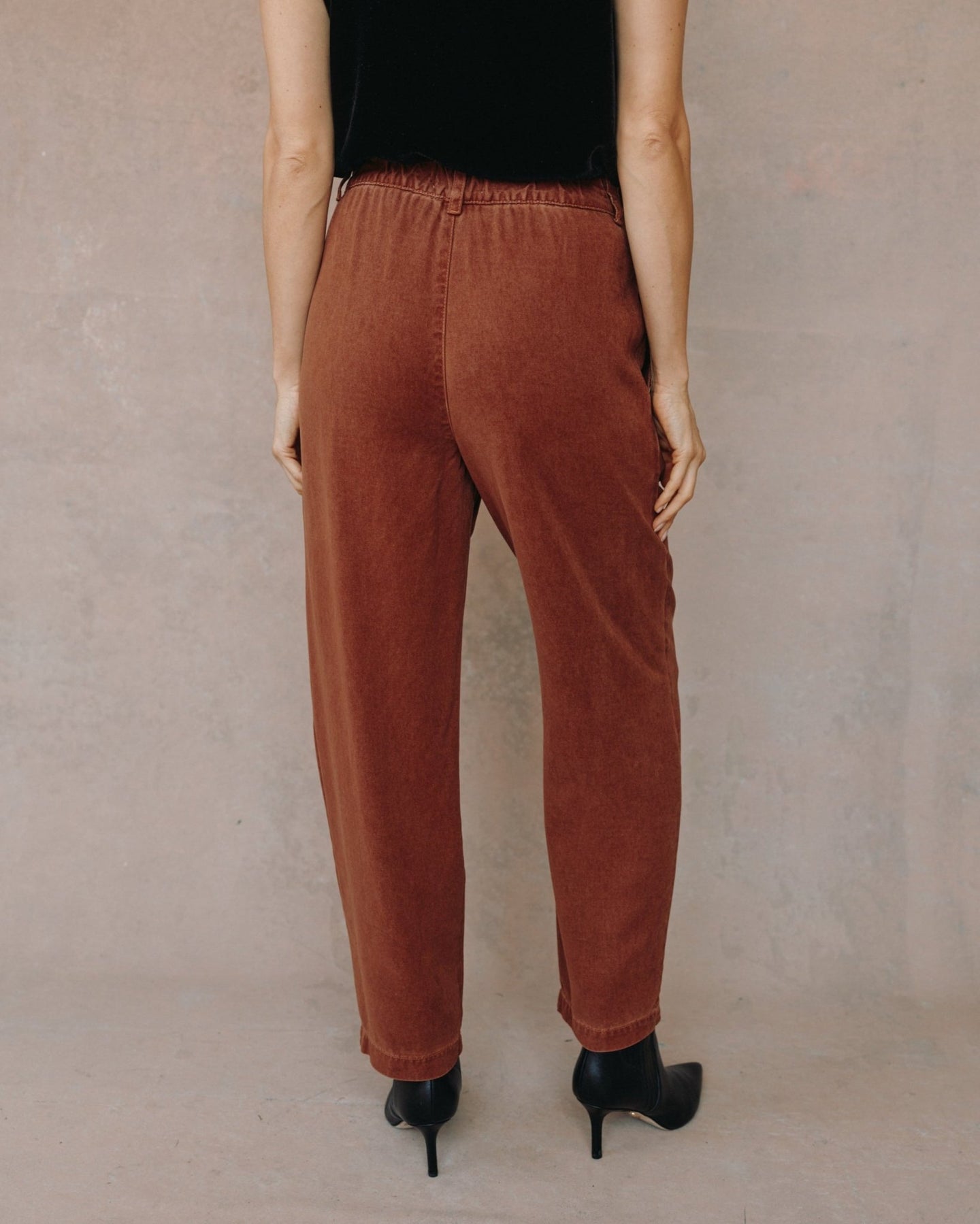 Bella DahlSingle Pleat Pant - Honey OakPants