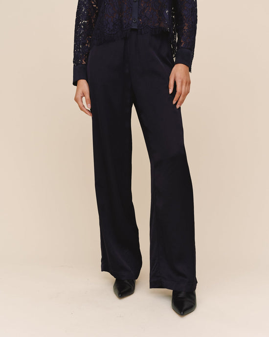 Bella Dahl Sleek Clean Wide Leg Pant - Midnight Sky View 2