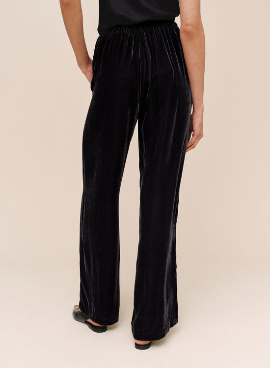 Bella Dahl Sleek Velvet Clean Wide Leg - Black View 2