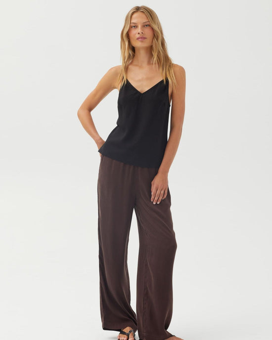 Bella Dahl Sleek Wide Leg Pant - Dark Chestnut