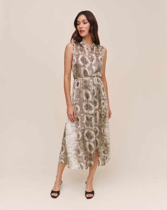 Opens /collections/dresses