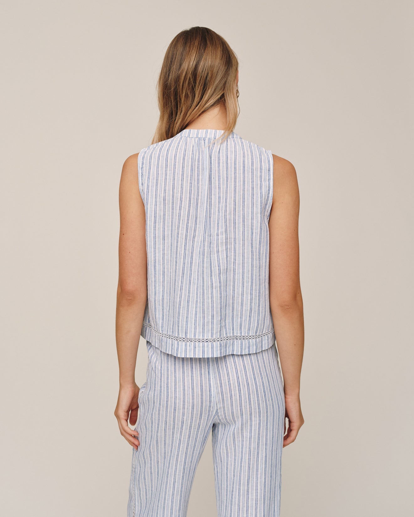 Bella DahlSleeveless Button Front - Ocean Blue StripeTops
