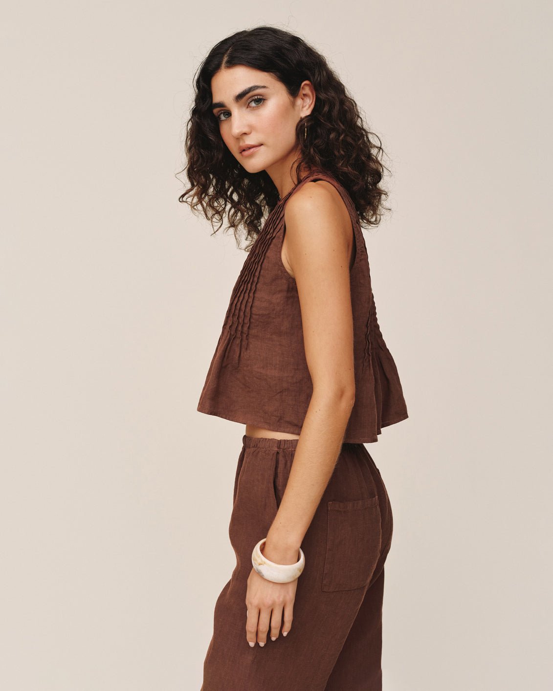 Bella DahlSleeveless Pintuck Top - Sea Glass BrownTops
