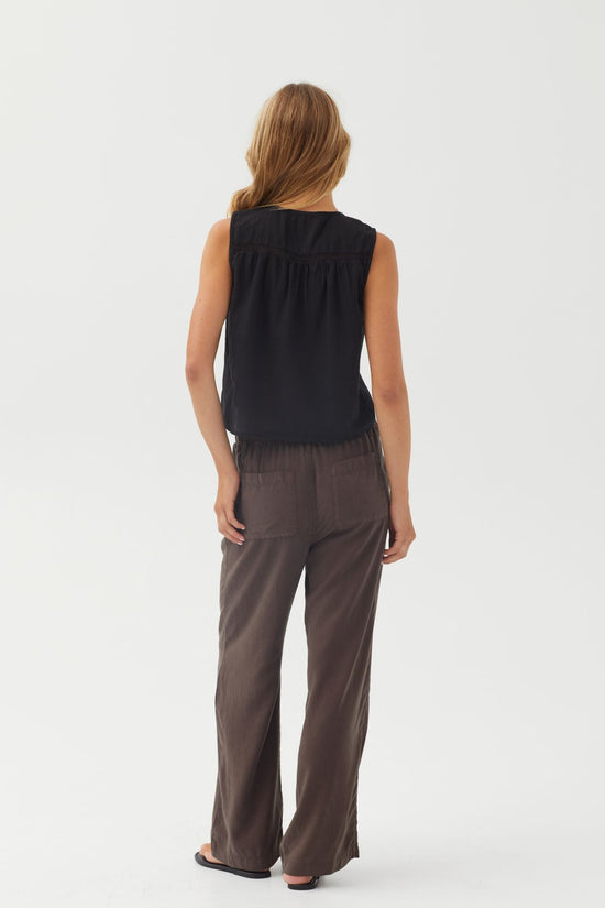 Bella Dahl Sleeveless Pullover - Black View 2