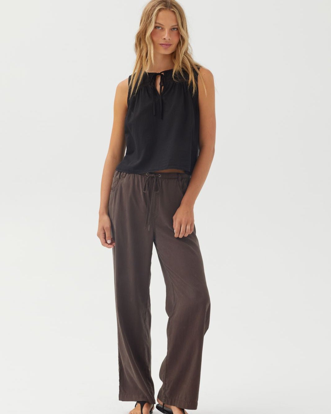 Bella DahlSleeveless Pullover - BlackTops