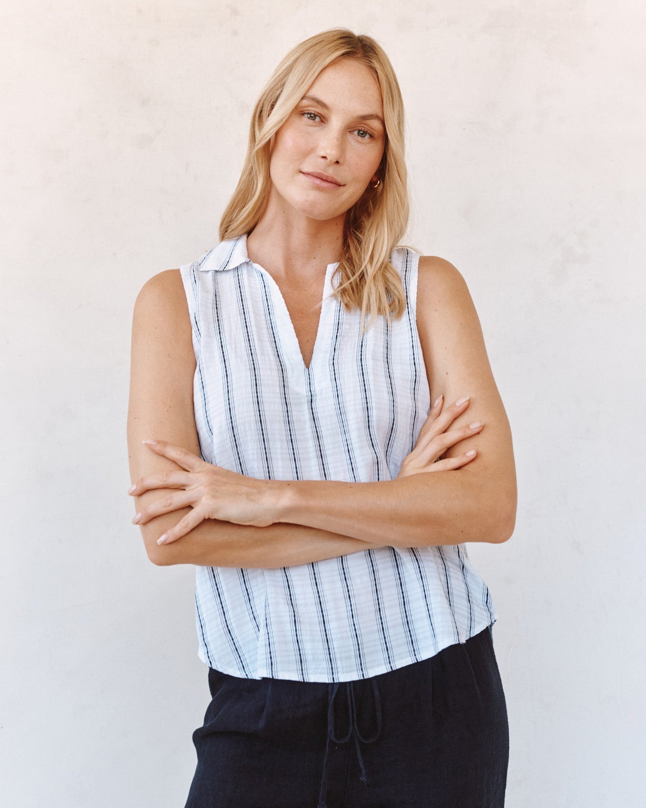 Bella DahlSleeveless Pullover - Black & White Shadow StripeTops