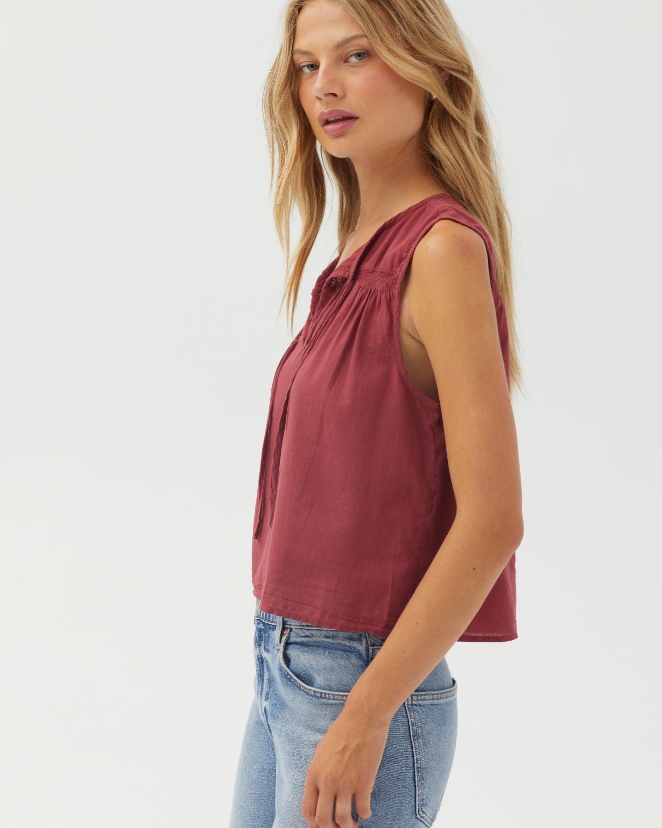 Bella DahlSleeveless Pullover - Dark CherryTops
