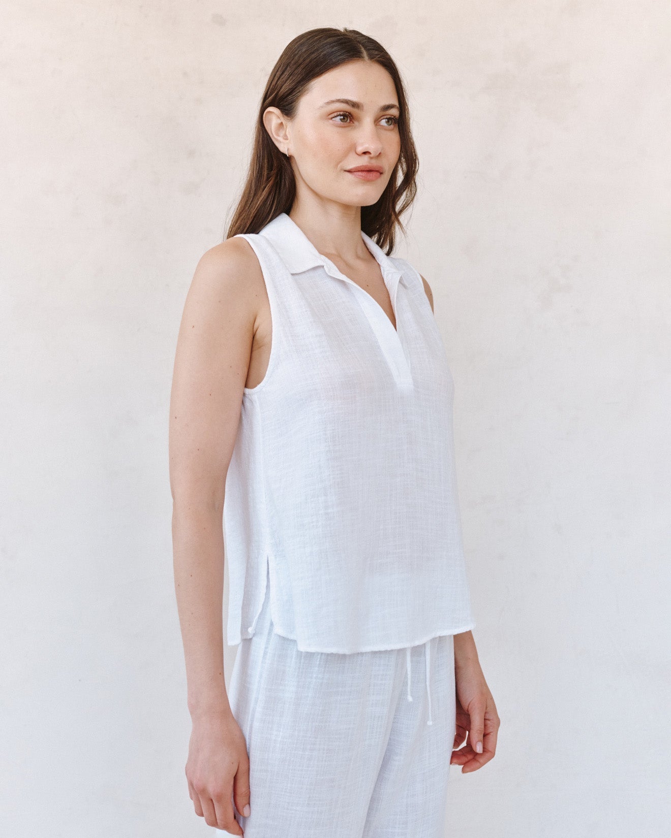 Bella DahlSleeveless Pullover - WhiteTops