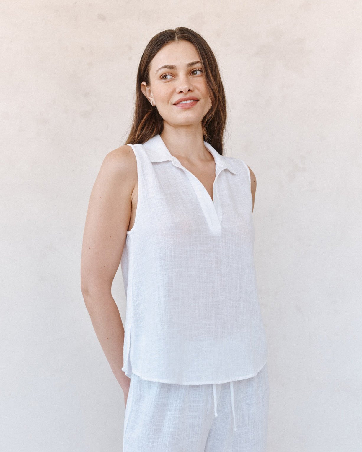 Bella DahlSleeveless Pullover - WhiteTops